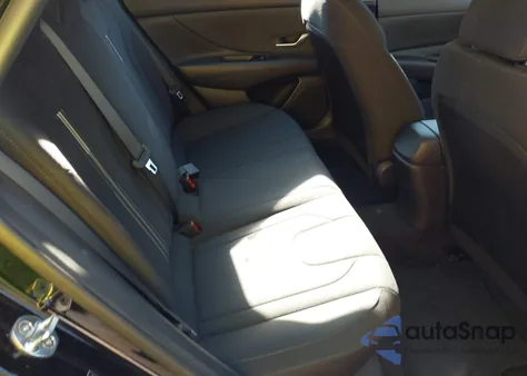 2021 Hyundai Elantra Sel z USA, uszkodzony, nr VIN 5NPLS4AG5MH030355